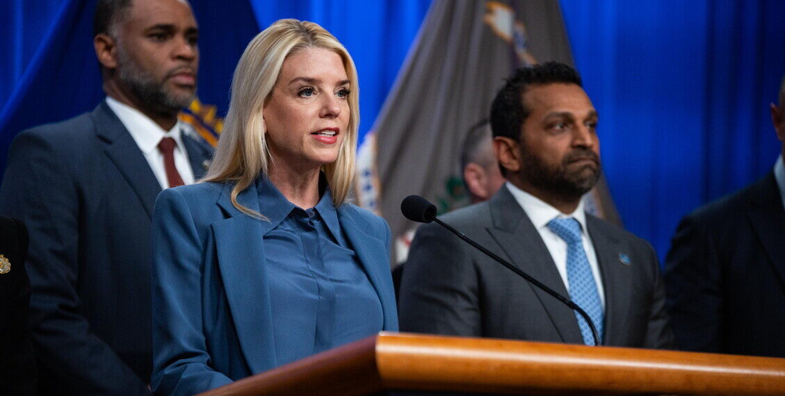 La ministra della Giustizia Usa a Minneapolis: ‘Nessuno è sopra la legge’