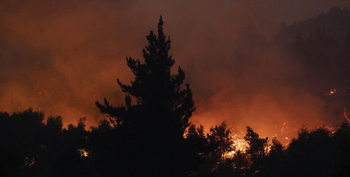 Cile: 28 incendi ancora attivi, Boric torna nelle zone colpite