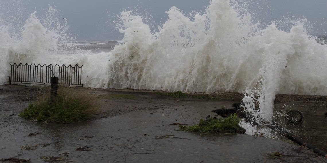 Meteo, allerta rossa oggi in Sardegna, Sicilia e Calabria