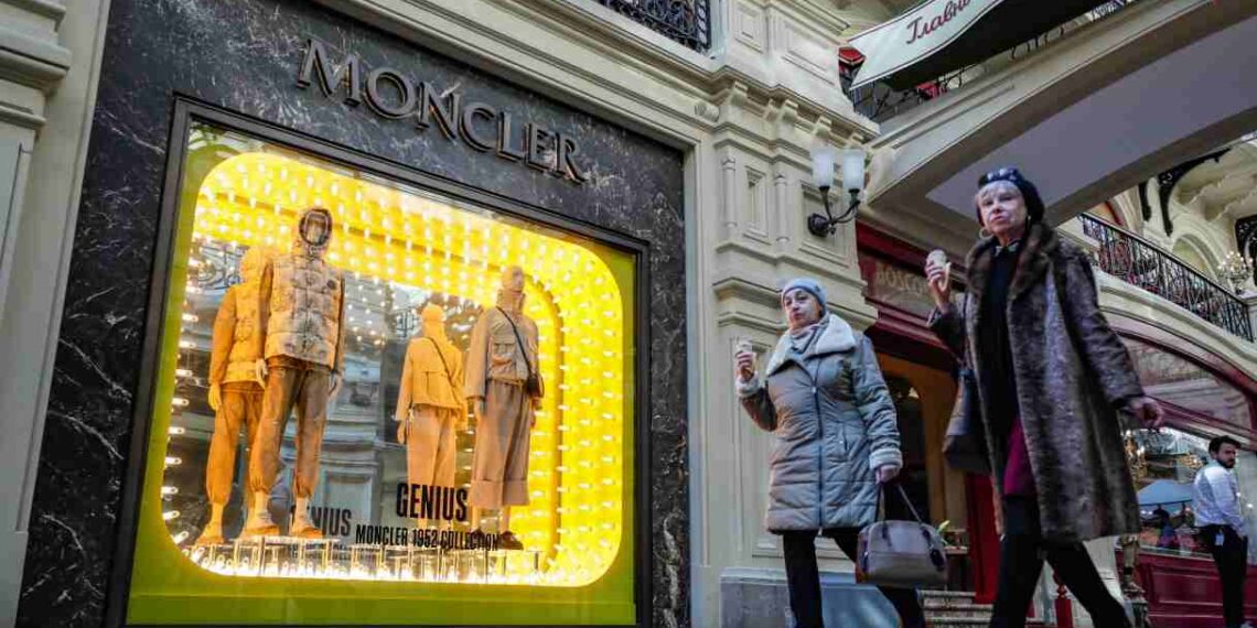 Moncler cambia il CEO: Ruffini cede il testimone a Rongone