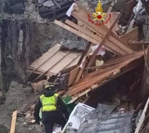 Roma, crolla palazzina abbandonata a Morlupo: si cerca una persona