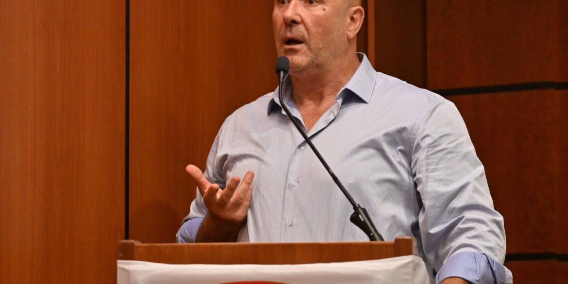 Bandecchi: “Nulla in comune con Vannacci, non c’entro con estrema destra”