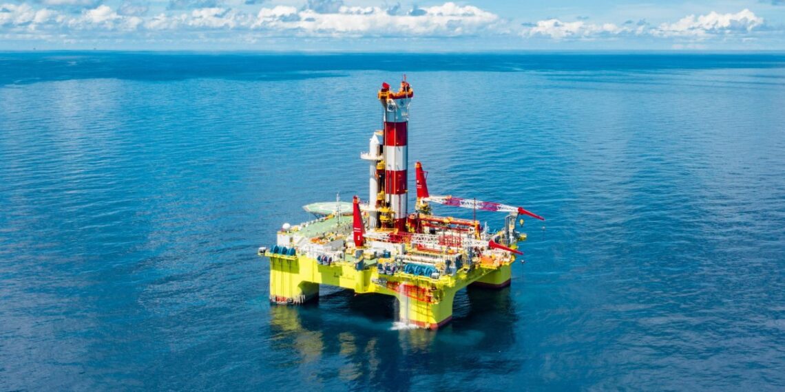 Eni scopre un pozzo di petrolio in Angola, stimati 500 milioni di barili