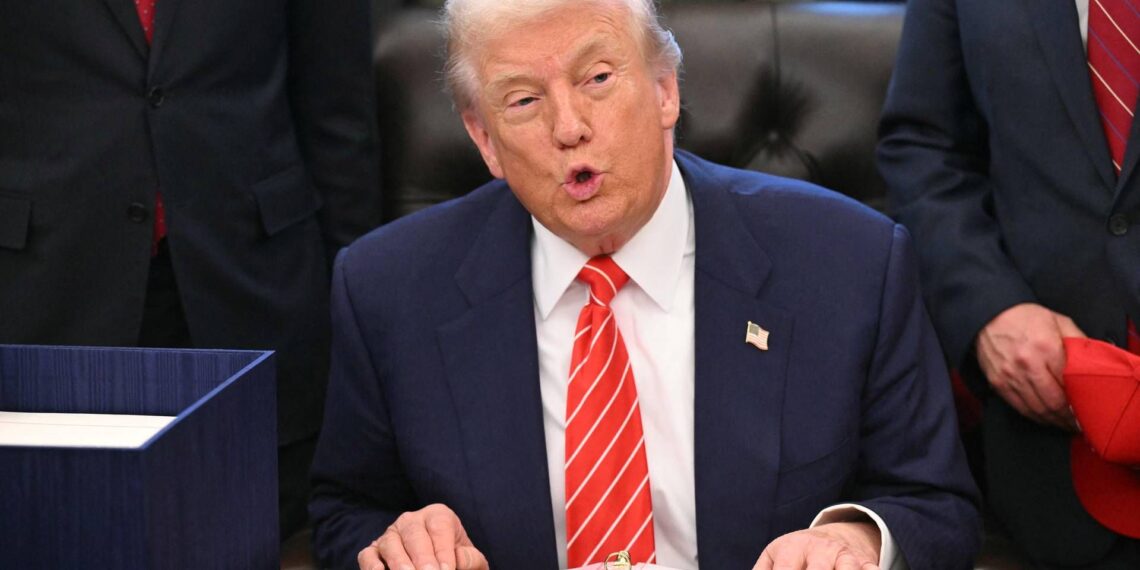 Usa, Trump contro la Nike: “Discrimina lavoratori bianchi”