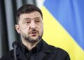 Ucraina, attesa per nuovi colloqui ma Russia colpisce senza tregua. Zelensky: “Il male va fermato”