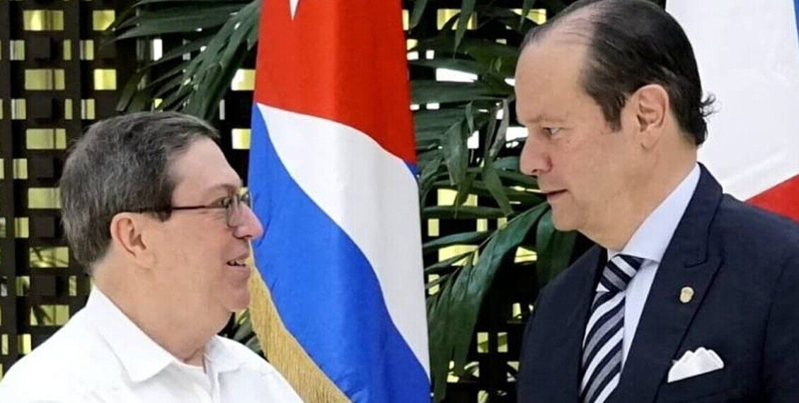 Il ministro degli Esteri panamense vede i dieci detenuti a Cuba