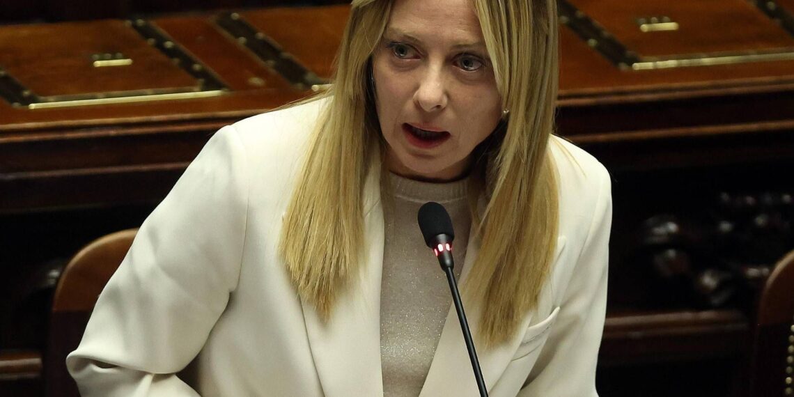 Iran, Meloni: “Governo non è complice”. E fa appello a opposizioni: “Compattiamoci, se non volete ditelo”