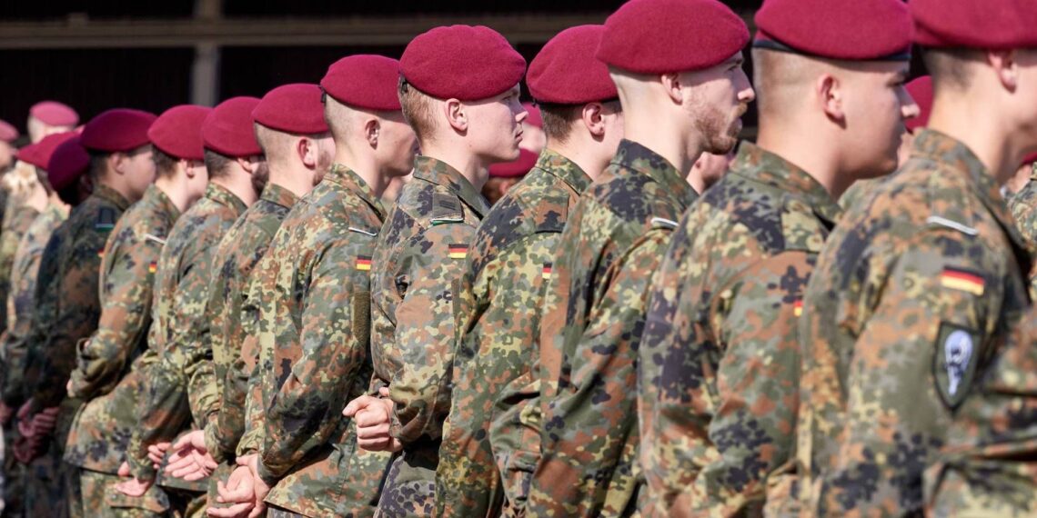 Germania, viaggi all’estero per oltre 3 mesi: uomini dovranno chiedere permesso all’esercito