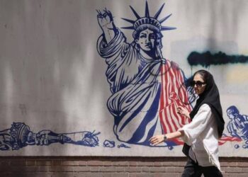 Iran, Teheran vuole la fine della guerra “ma con garanzie”. Trump: “Manca poco, dobbiamo distruggere ogni capacità offensiva rimasta”