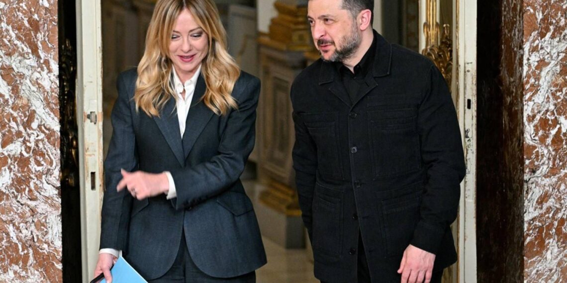 Ucraina, Meloni vede Zelensky: “Sostegno a Kiev necessità strategica per sicurezza Ue”