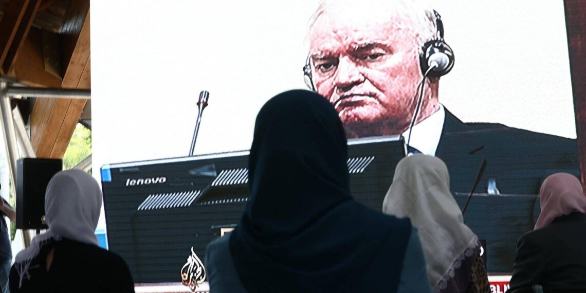 Ictus in carcere per Ratko Mladic, il Macellaio di Bosnia “in condizioni molto gravi”