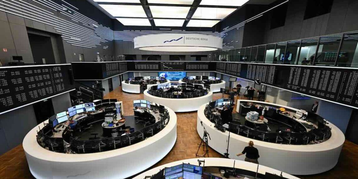 Le Borse europee chiudono la settimana in verde sulle speranze di pace