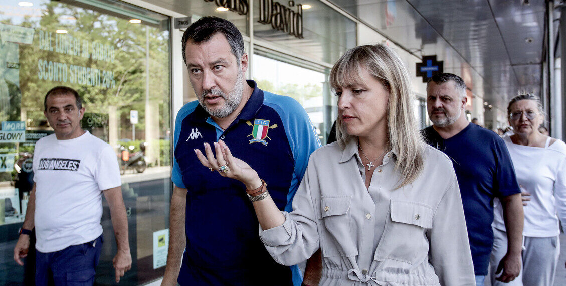 Salvini chiude i gazebo e lancia la candidatura di Silvia Sardone a Milano