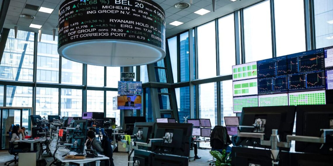 Spread Btp Bund in diminuzione a 76 punti base, rendimenti stabili al 3,67%