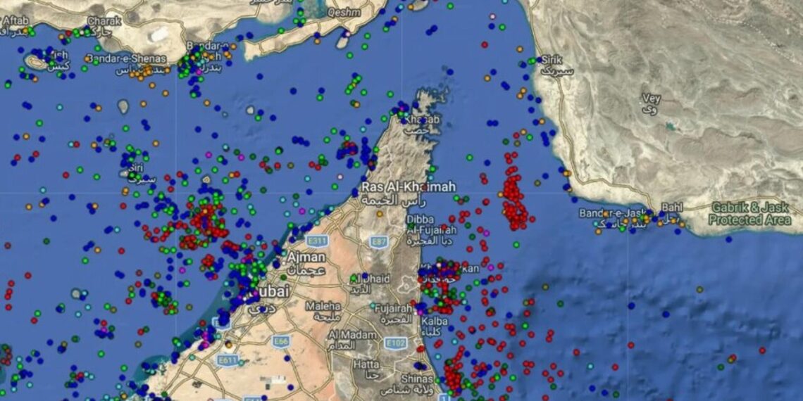Pasdaran, ‘petroliera in fiamme a Hormuz, altre due fanno dietrofront’