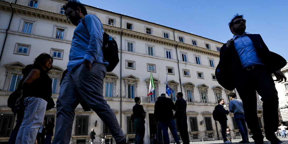 Riunione con Meloni verso il vertice Nato, focus sulle spese militari