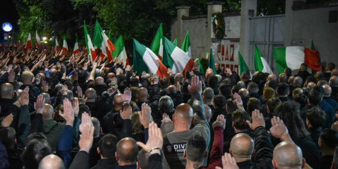 Confermate le assoluzioni per i saluti romani al corteo per Ramelli