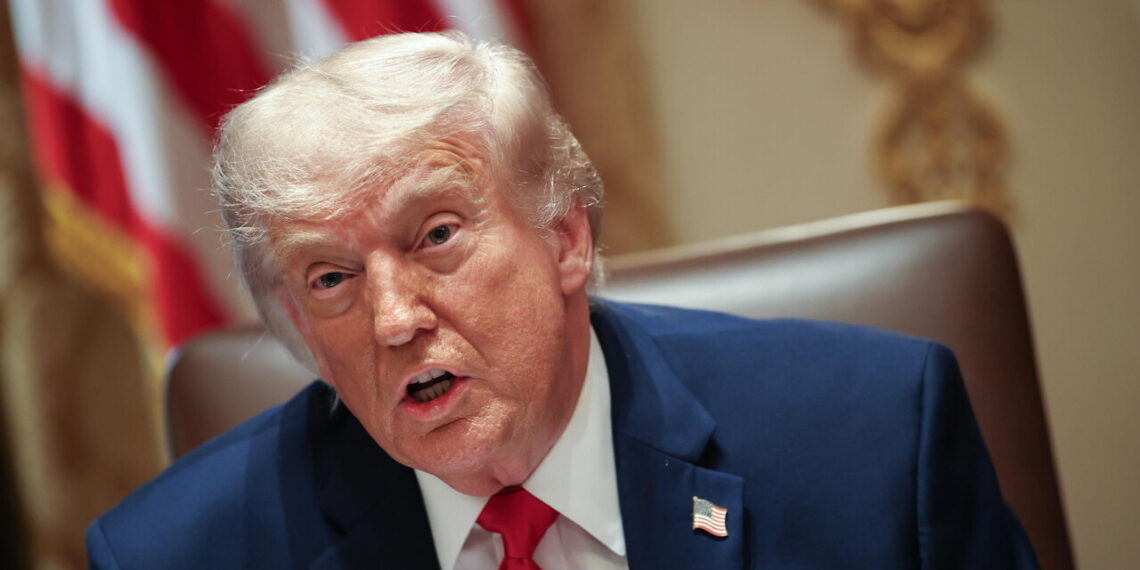 Trump, ‘abbiamo colpito duramente l’Iran in onore dei soldati caduti’