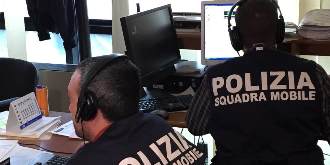 Donna di 35 anni trovata morta in casa a Como, indaga la polizia