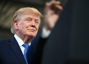 Iran, Trump: “Presto dichiarerò Hormuz territorio Usa”