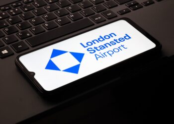 Cyberattacco aeroporti nel Regno Unito, hacker chiedono un riscatto