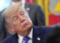 Bufera su Trump per lo spot pagato dai contribuenti, ‘repubblica delle banane’