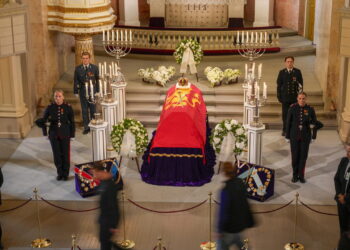 Il principe William rappresenterà Carlo III ai funerali di re Harald a Oslo