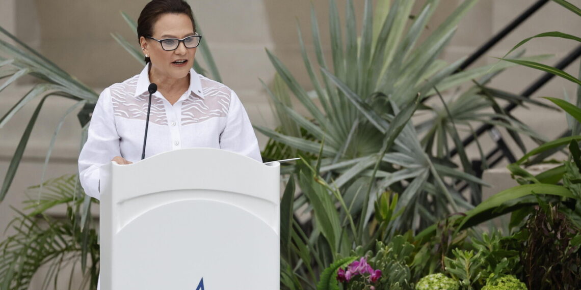 Panama, Ilya Espino è la prima donna alla guida del Canale