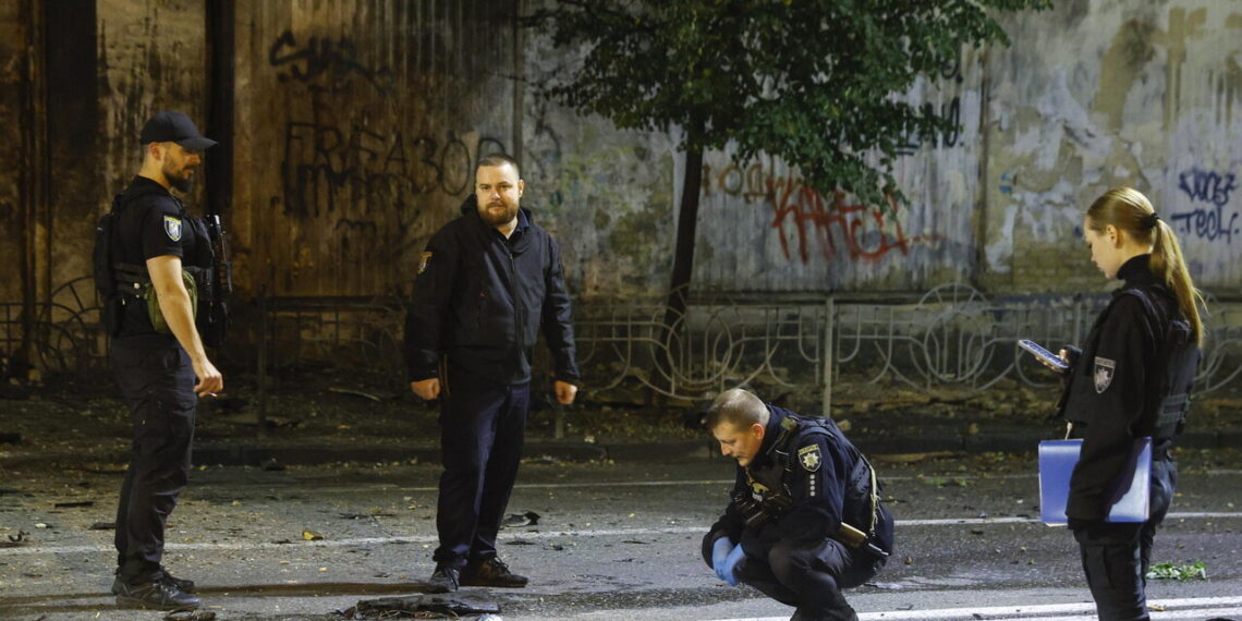 Missili balistici lanciati su Kiev, esplosioni in città