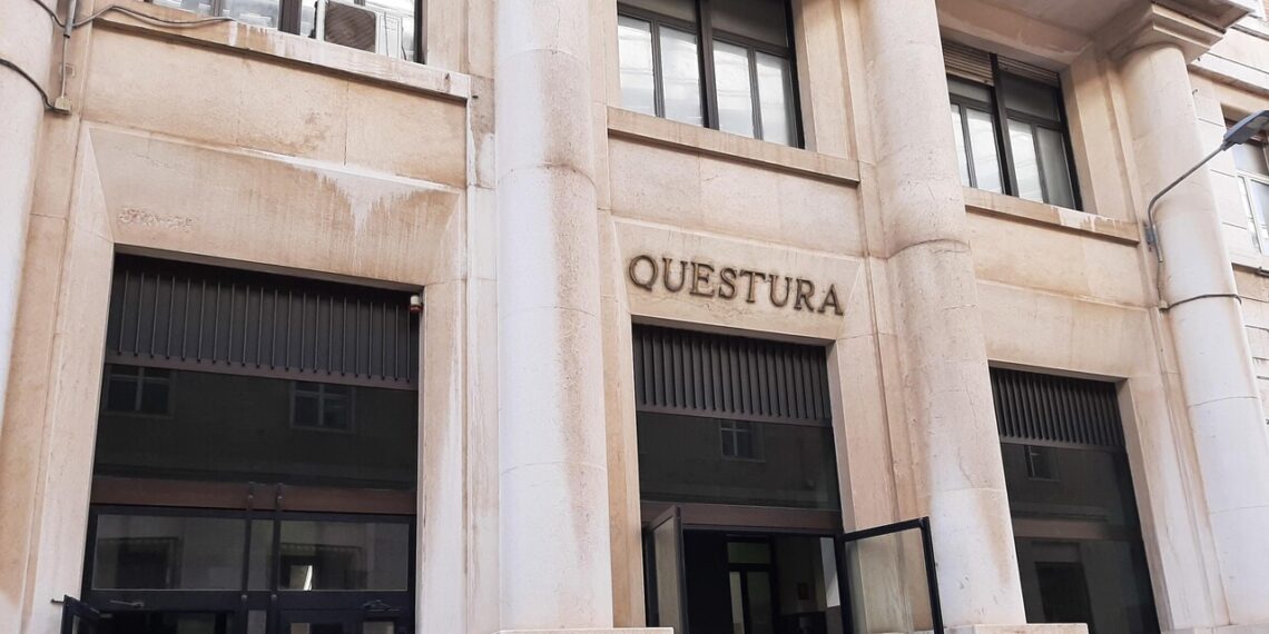 Tentato omicidio di un finanziere a Bari, arrestato un 15enne