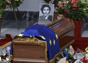 Centinaia di cittadini rendono omaggio ad Emma Bonino in Campidoglio