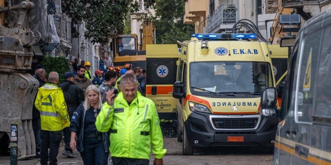 Esplosione e crollo di un palazzo ad Atene, sale a sei il bilancio delle vittime: morta una famiglia di turisti americani