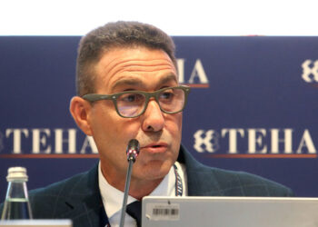 Cernobbio non si sbilancia, ma applausi al senatore a vita