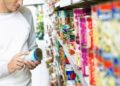 Spreco alimentare, non basta guardare la data: i 5 controlli prima di buttare il cibo