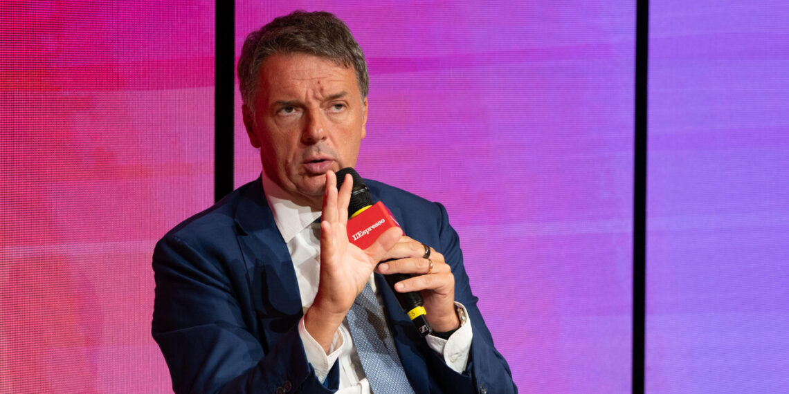 Grandi manovre al centro e Renzi invita De Luca alla Leopolda