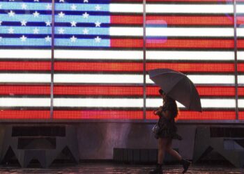 Usa, tempesta flagella nord-est Paese: voli cancellati, blackout e allerta inondazioni