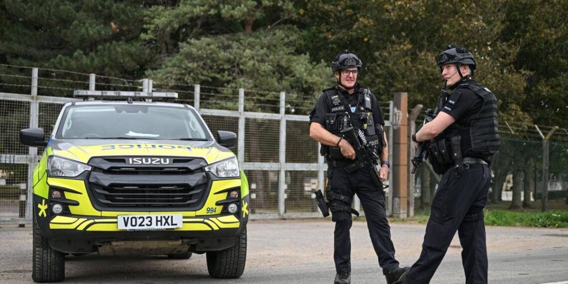 Allarme terrorismo a base RAF Fairford, situazione sotto controllo: cinque arresti e indagini sul possibile ruolo dell’Iran