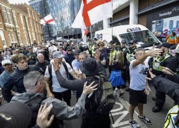 Migranti, nuove manifestazioni a Portsmouth: “L’immigrazione clandestina deve finire”