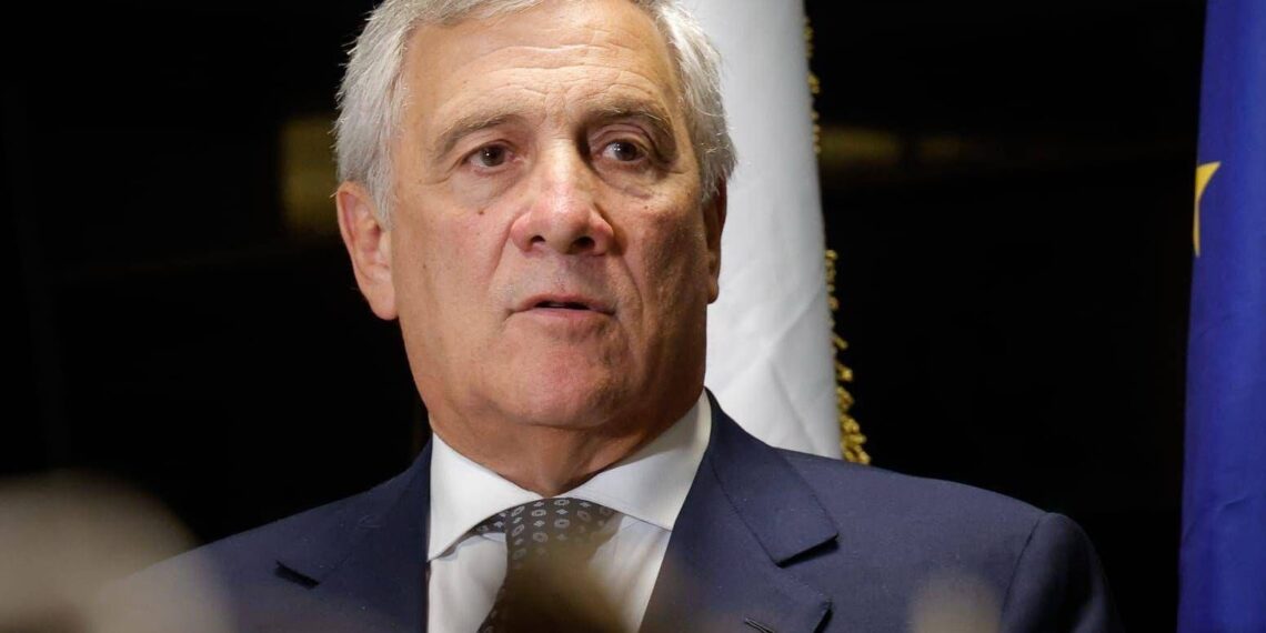 Tajani: “Mi spiace che mie parole siano state fraintese, mi scuso, mai offeso le donne”