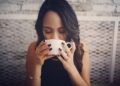 Tumori, con caffè o tè bollente rischio cancro esofago più alto: “Meglio tiepido”