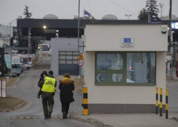 Drone russo danneggia strutture confine Ucraina-Polonia, Varsavia: “No violazione nostro spazio aereo”