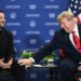 Ucraina, Trump vede Zelensky: “Insieme troveremo soluzione per finire la guerra”
