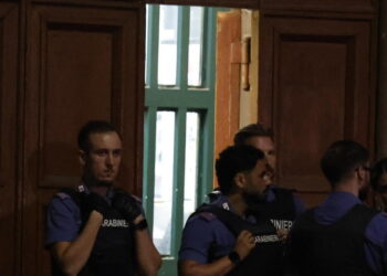 Detenuti in rivolta nel carcere di Pisa, scontri con gli agenti