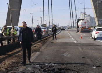 Doppio attacco russo su Kharkiv con missili Banderol, un morto