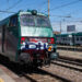 Si scontra con auto e finisce su binari, 18enne travolto e ucciso dal treno