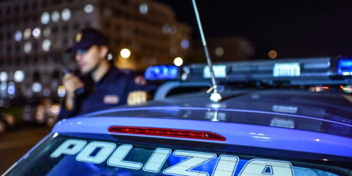 Bloccato dopo inseguimento, ha malore e muore in uffici della polizia