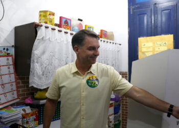 A circa 40% dello scrutinio Bolsonaro avanti su Lula, favorito al ballottaggio
