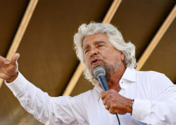 Grillo affonda sul M5s: ‘Si ispirava a San Francesco, ora sfrutta il poltronificio’
