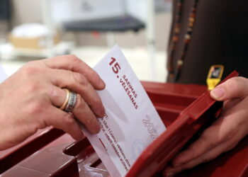 Exit poll Lettonia, ‘partito del premier Kulbergs in testa col 35,6% dei consensi’