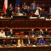 La chiamata alle armi di Meloni, pienone in Aula tra sospetti e vedette